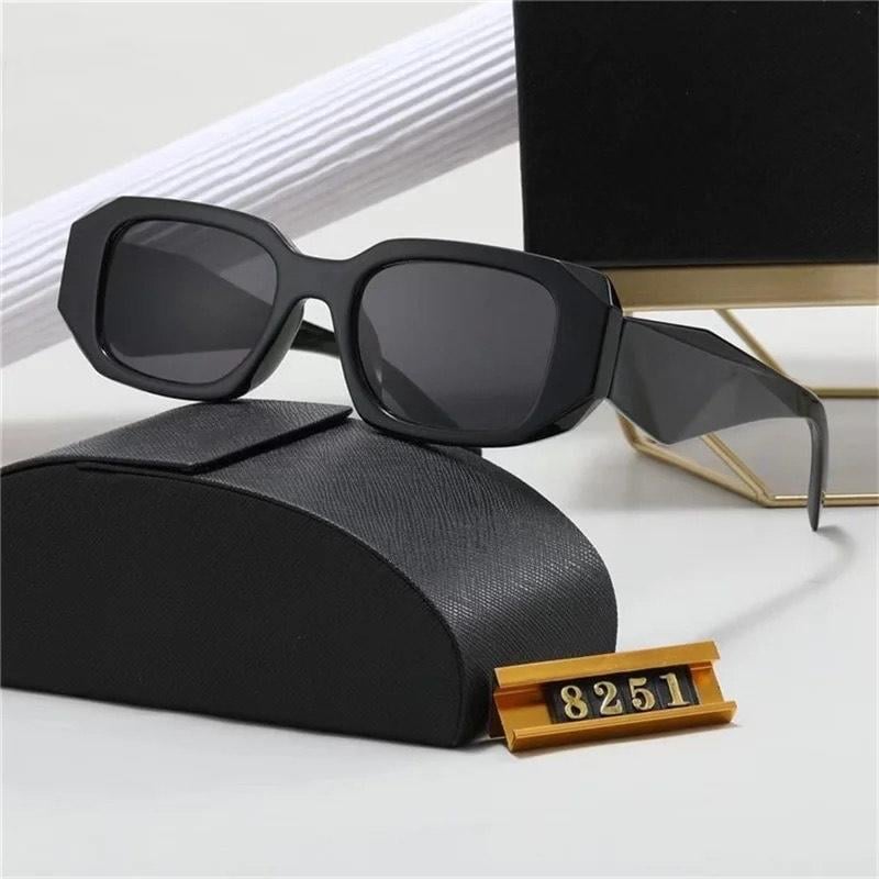 Trendy Retro Rectangle Sunglasses for Women & Men - Vintage 90’s Square Frame Shades - Stylish UV Protection for Every Occasion - Perfect for Summer