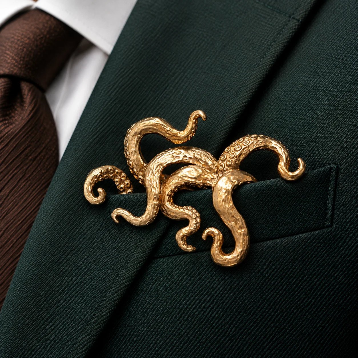 Sculptural alligator pocket accessory