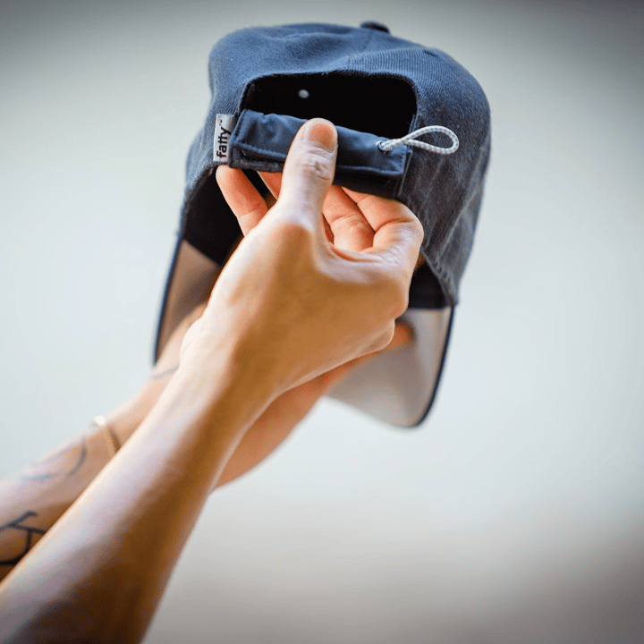 Attachable storage pocket size guide