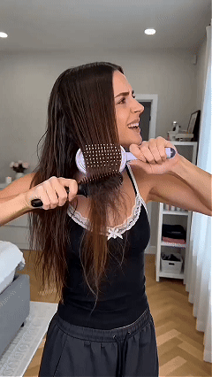 Electric spray comb used on hair
