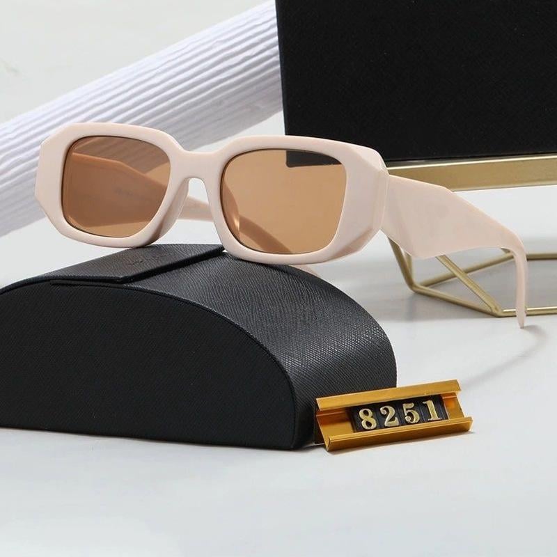 Trendy Retro Rectangle Sunglasses for Women & Men - Vintage 90’s Square Frame Shades - Stylish UV Protection for Every Occasion - Perfect for Summer