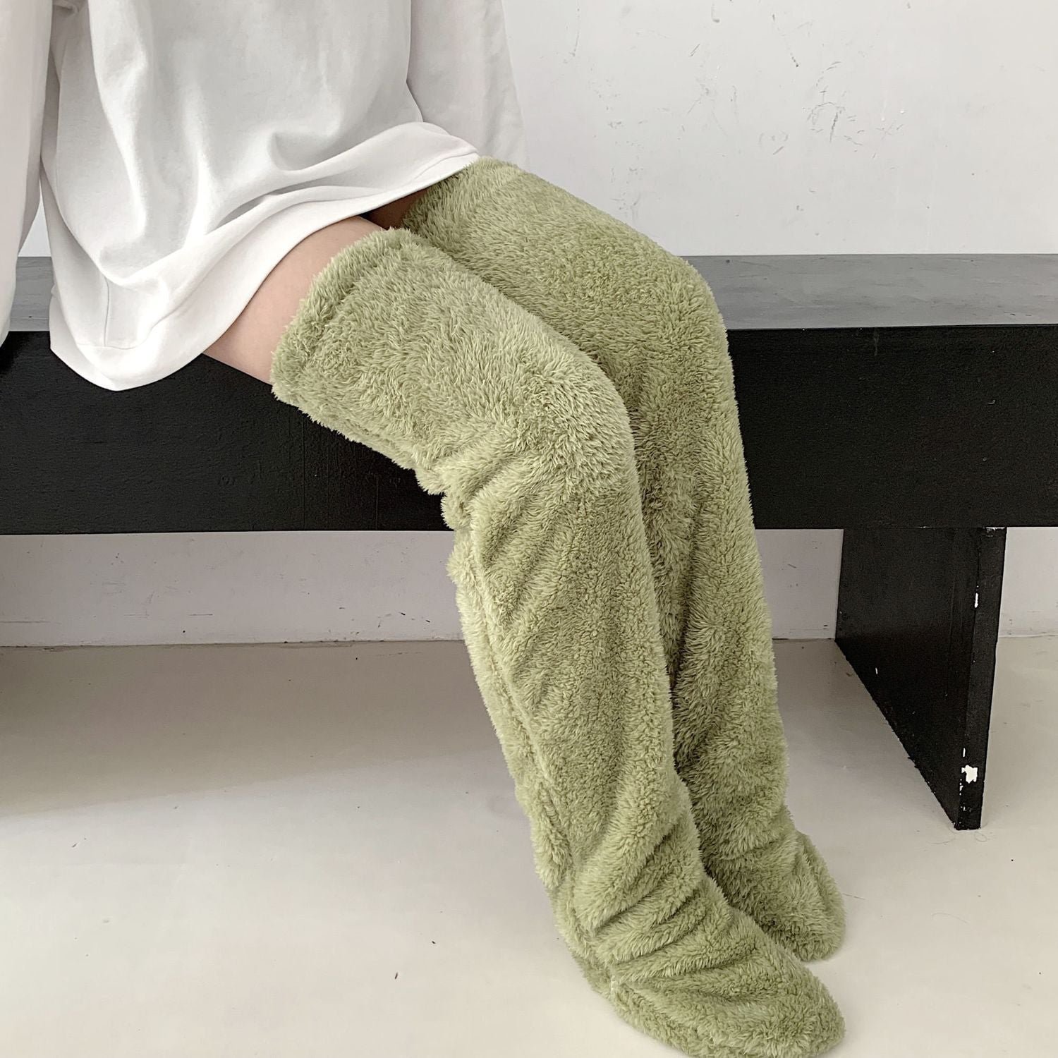 Warm Cold Leg Knee Joint Cold-proof Over-the-knee Sleeping Socks - Fuzzy Socks